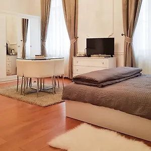 rezervați aici